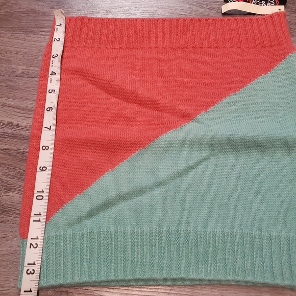 Made of Me Collection Eighteen 100% Cashmere Snood Cinnamon Red NWT - Picture 3 of 10